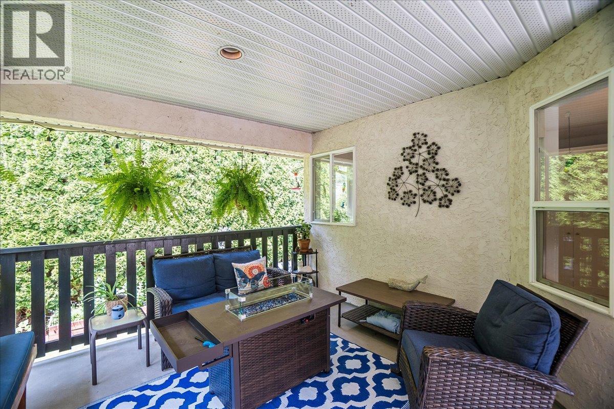 1040 Regan Crescent, Trail