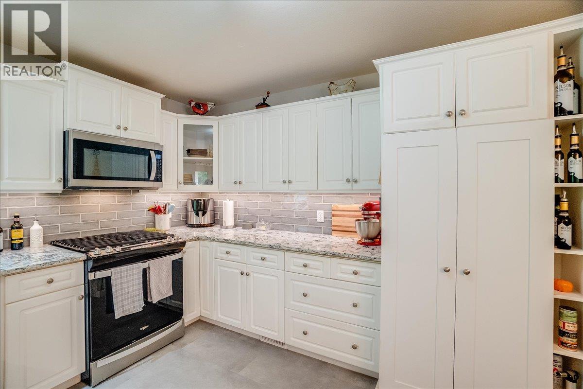 1040 Regan Crescent, Trail