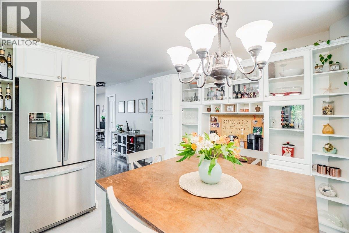 1040 Regan Crescent, Trail