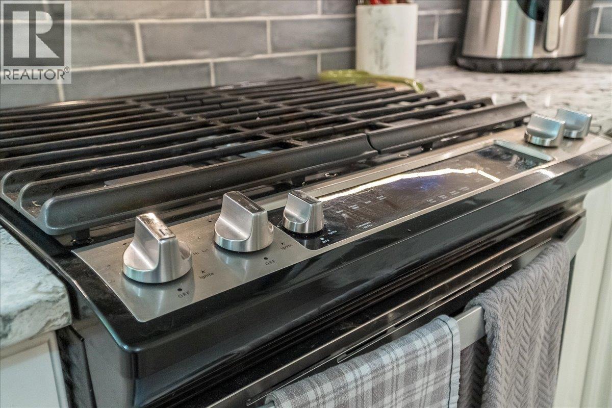 1040 Regan Crescent, Trail