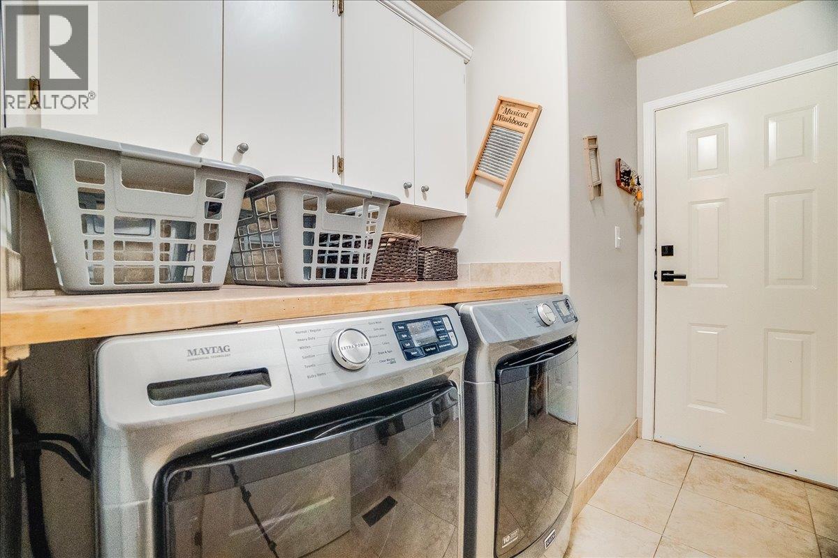 1040 Regan Crescent, Trail