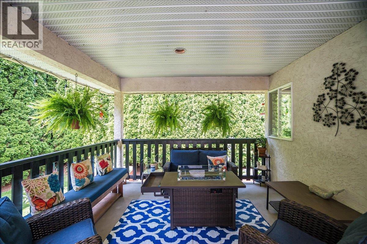 1040 Regan Crescent, Trail