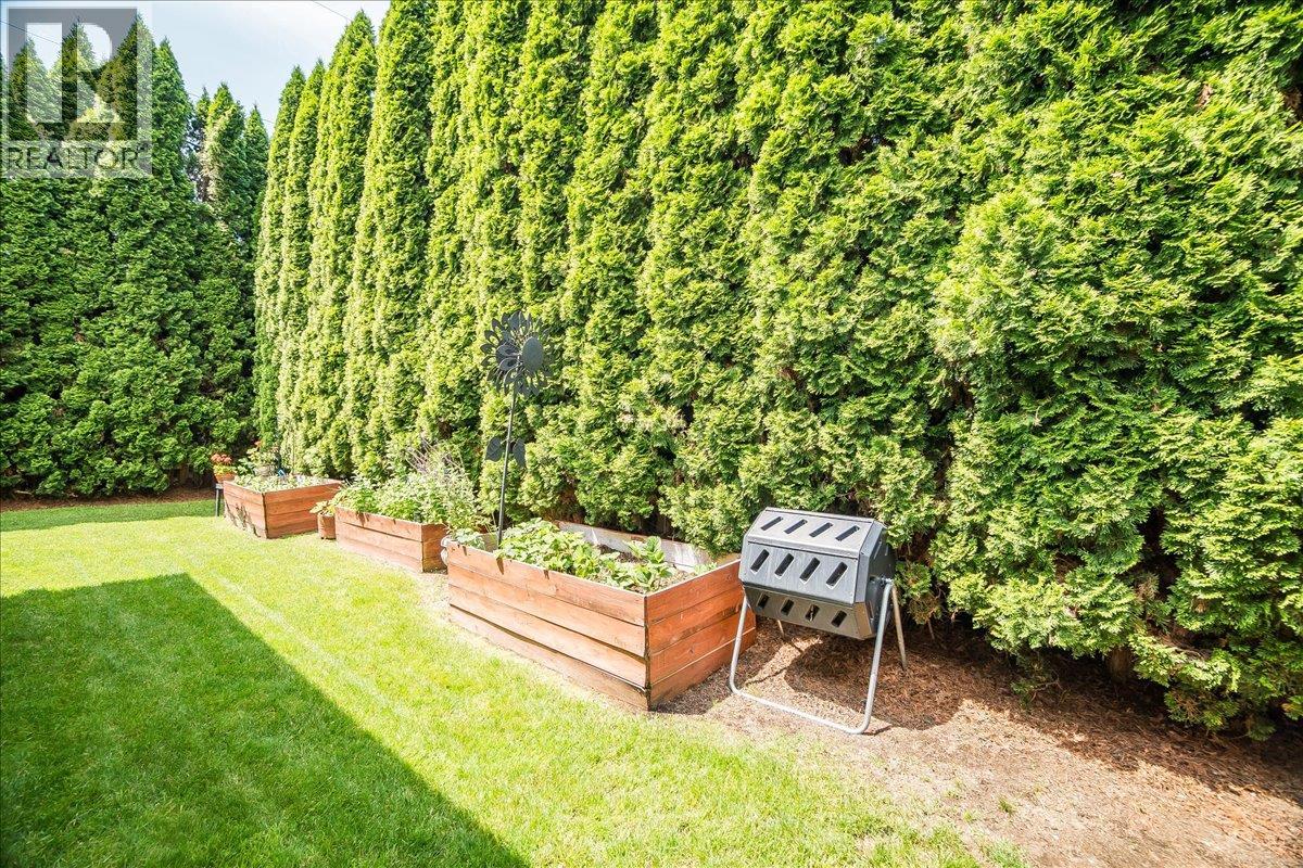 1040 Regan Crescent, Trail