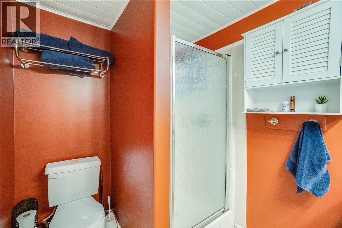 1040 Regan Crescent, Trail