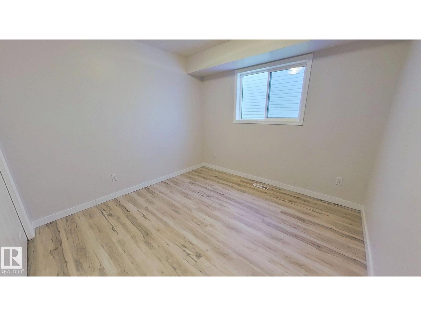 9331 103 AV NW - 12