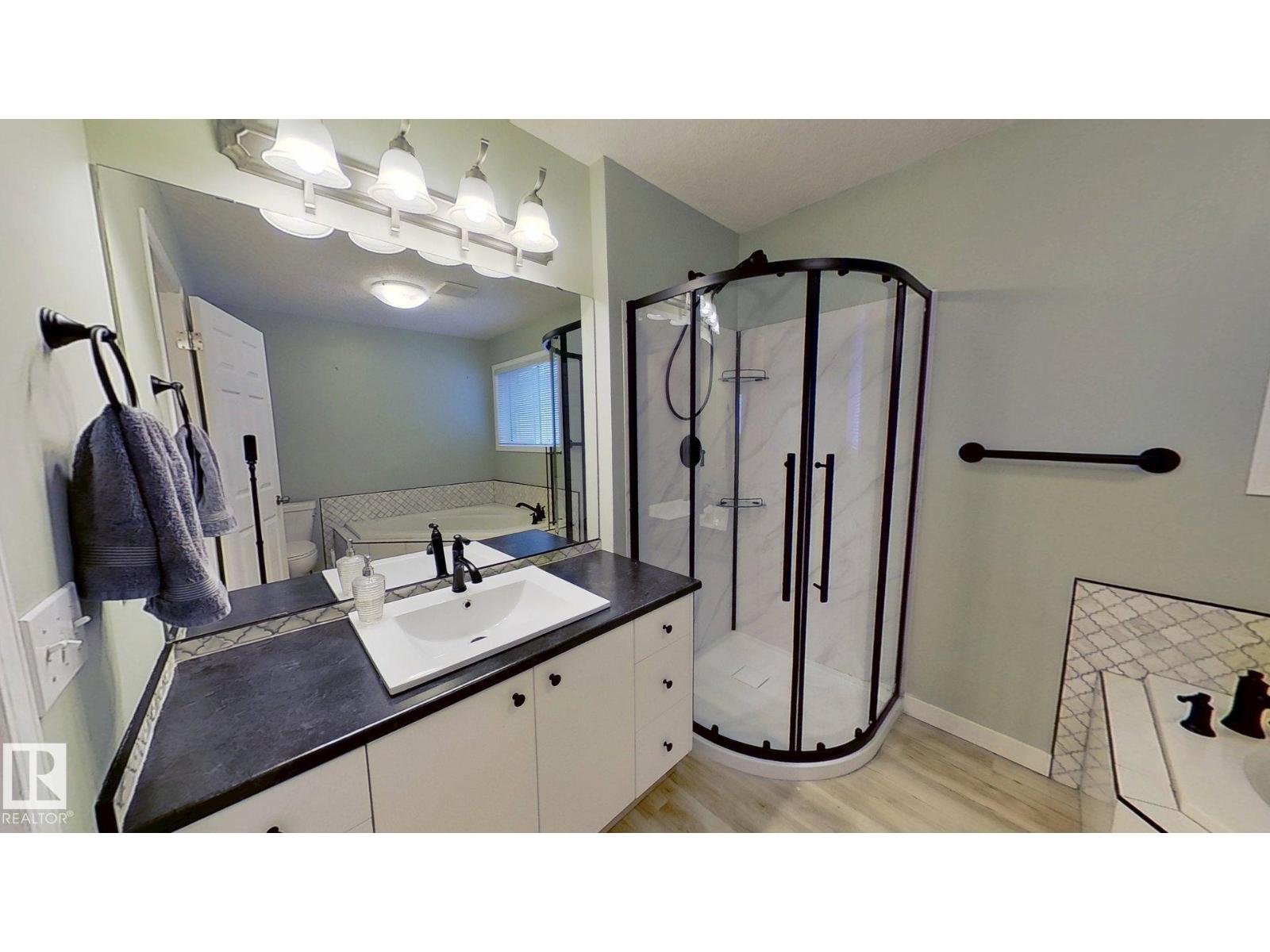 9331 103 AV NW - 15