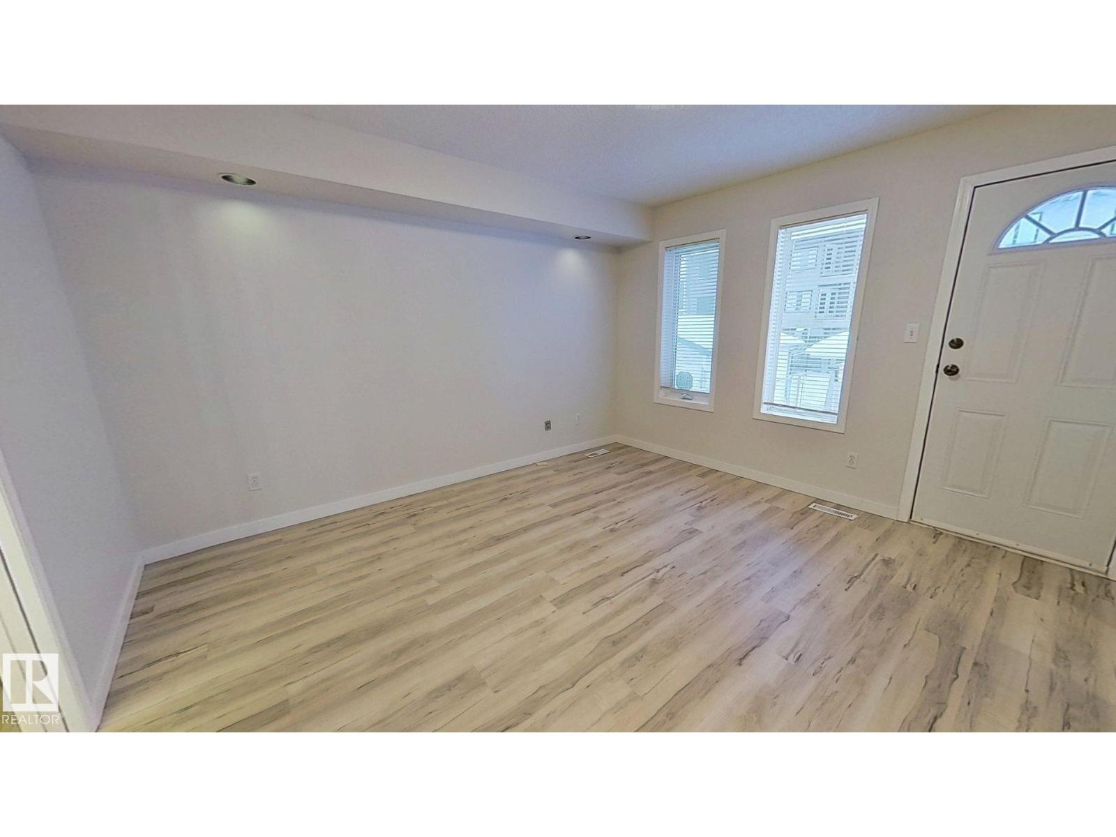9331 103 AV NW - 17