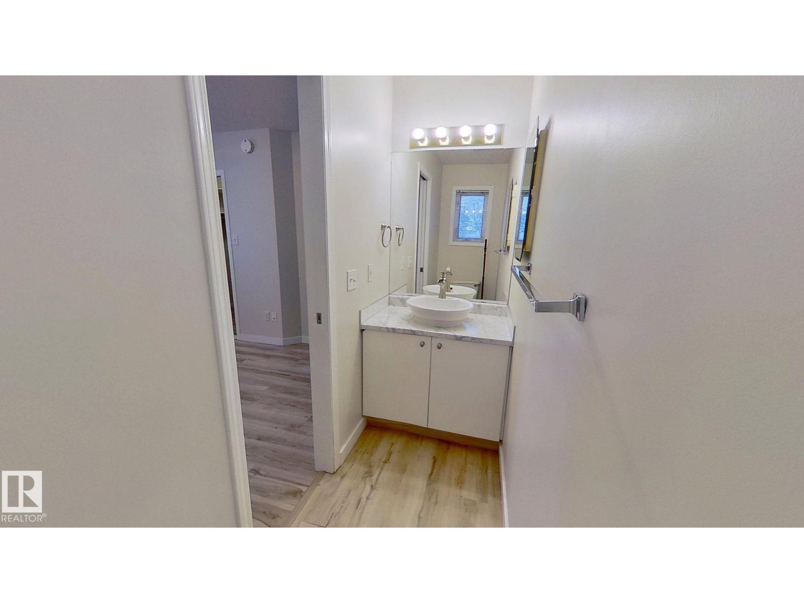 9331 103 AV NW - 21