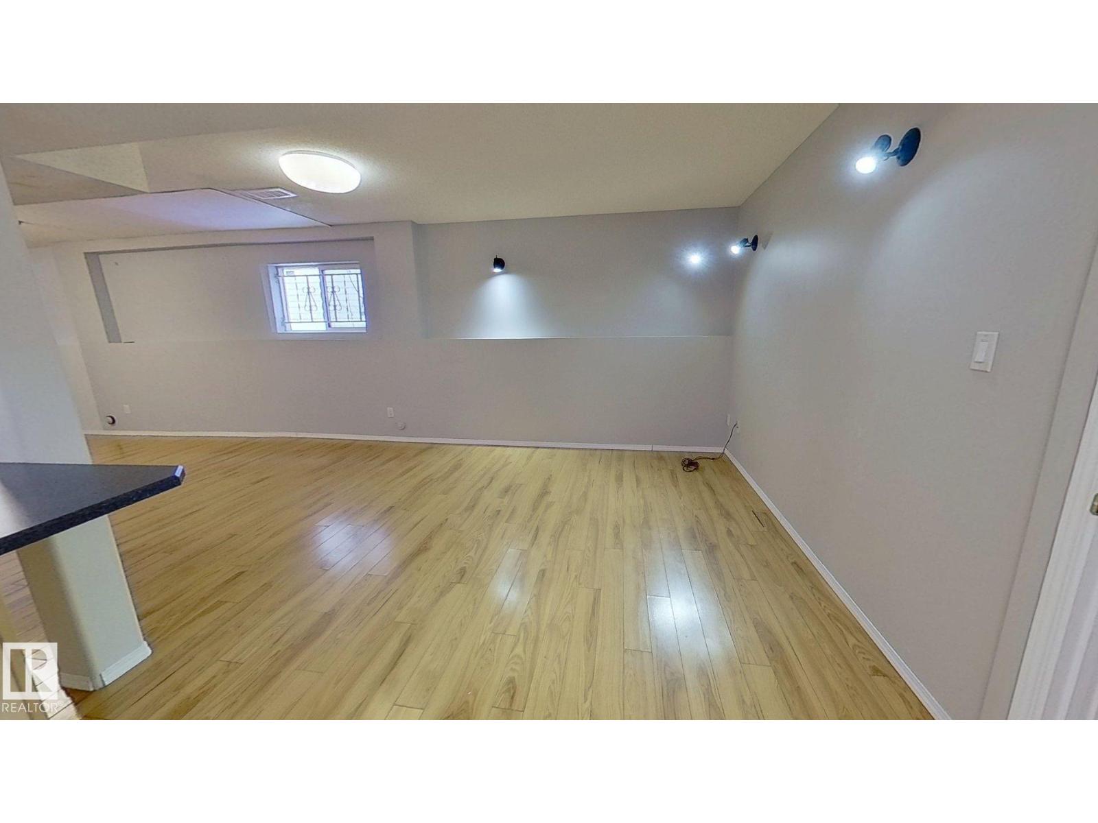 9331 103 AV NW - 27