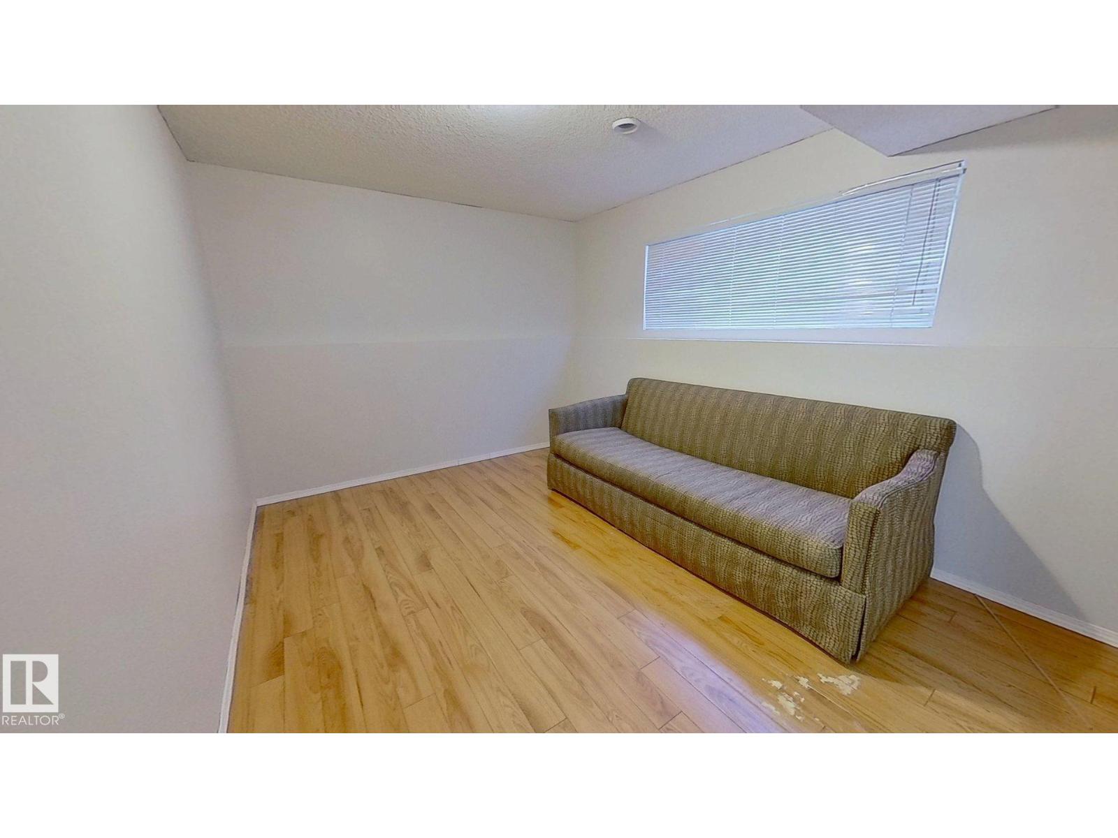 9331 103 AV NW - 29