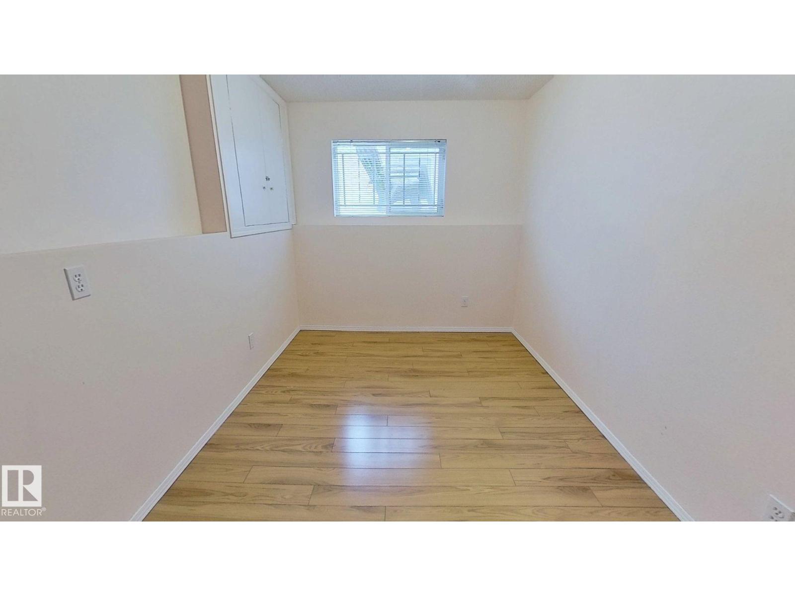9331 103 AV NW - 32