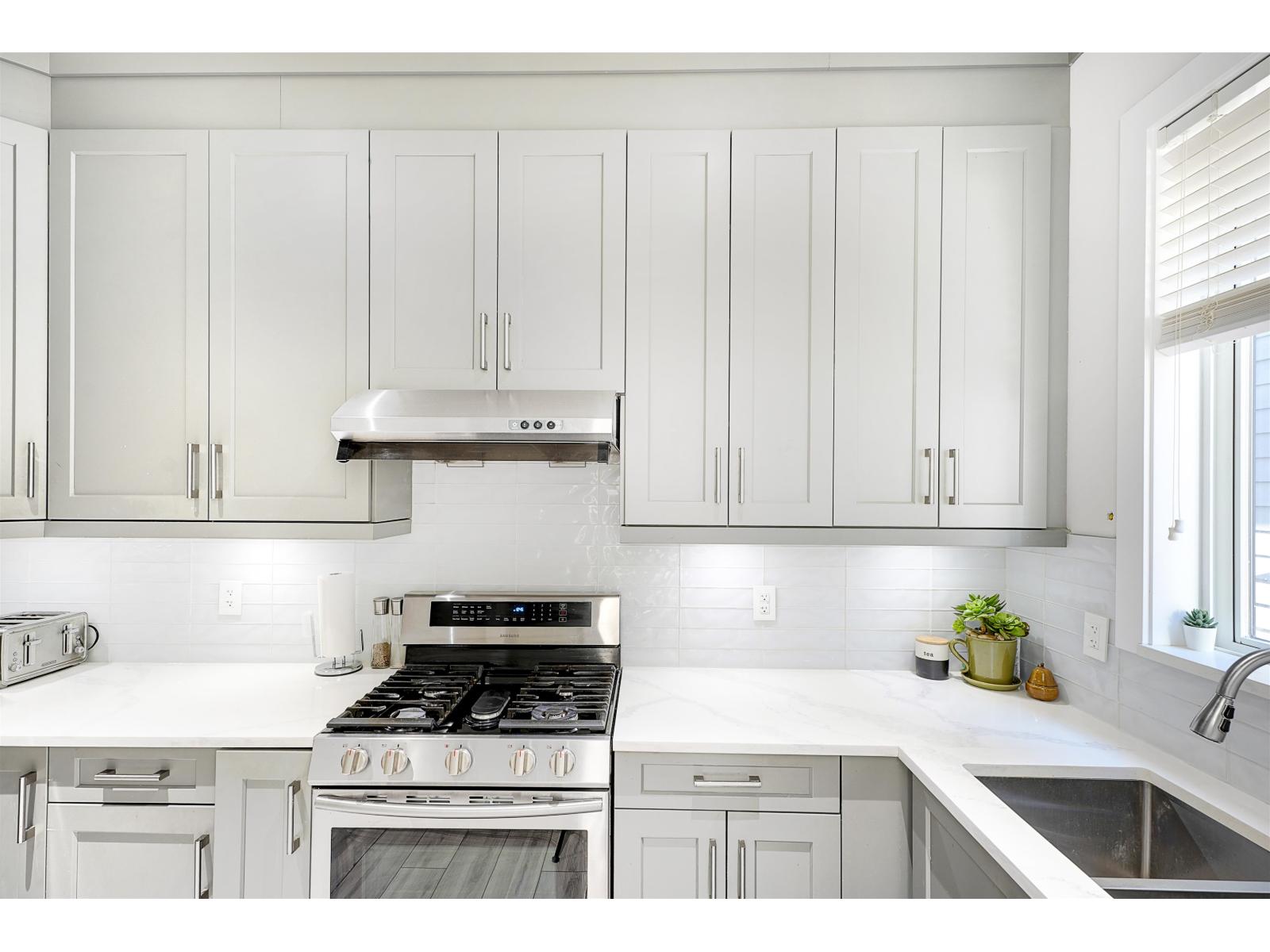 14932 35A AVENUE, Surrey