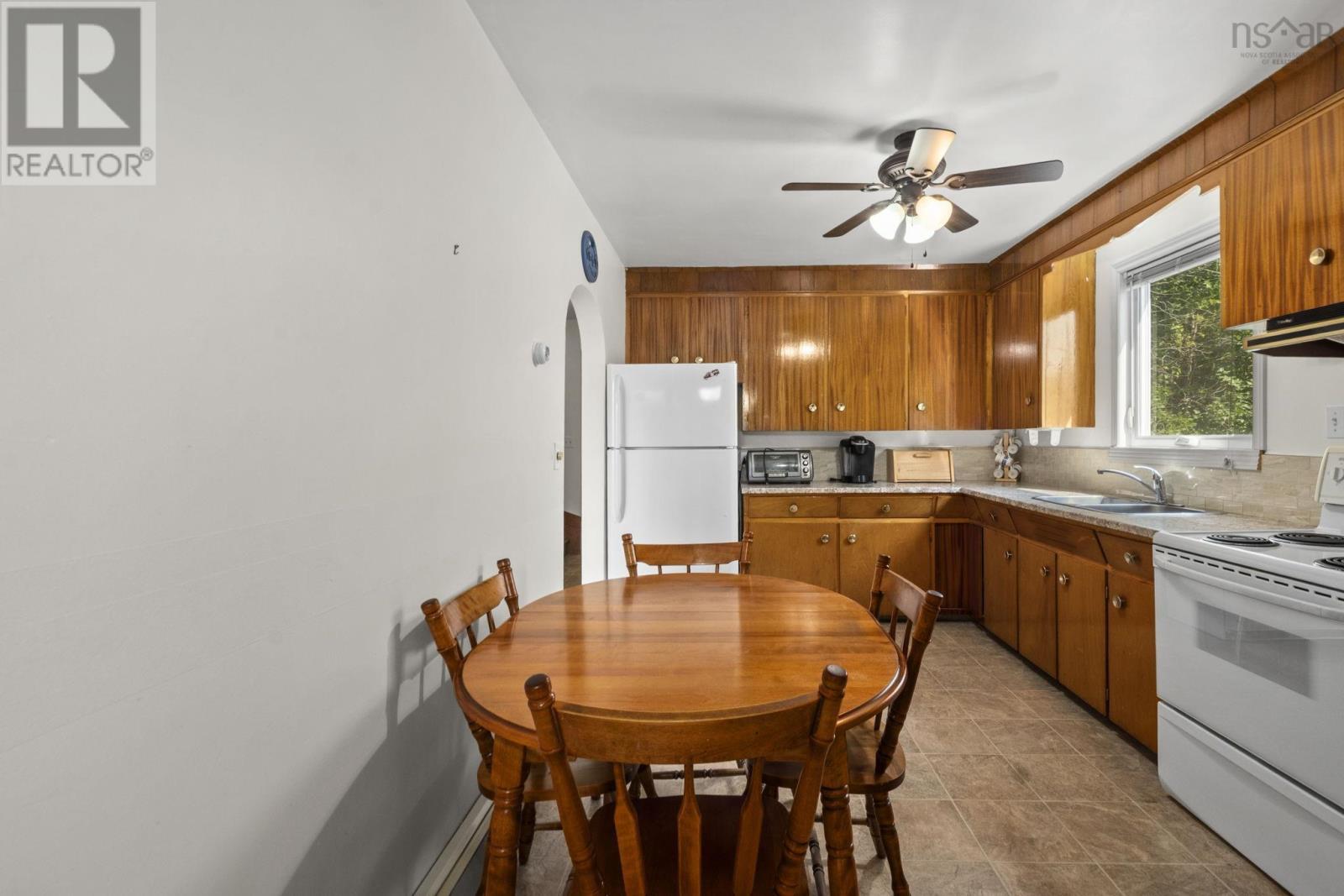 Property 19 of 44 of 13 Convoy Avenue