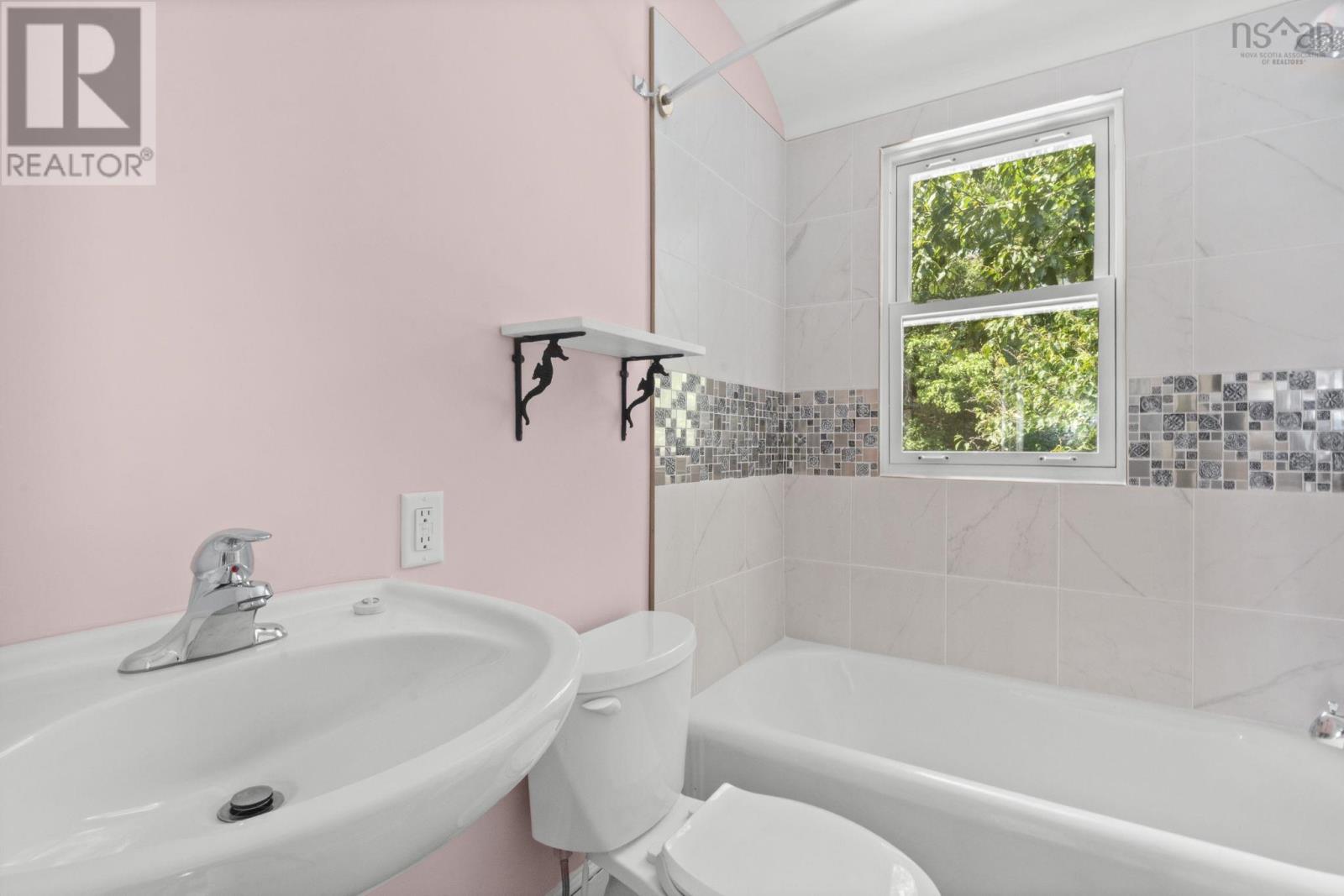 Property 29 of 48 of 44 DAKIN Drive