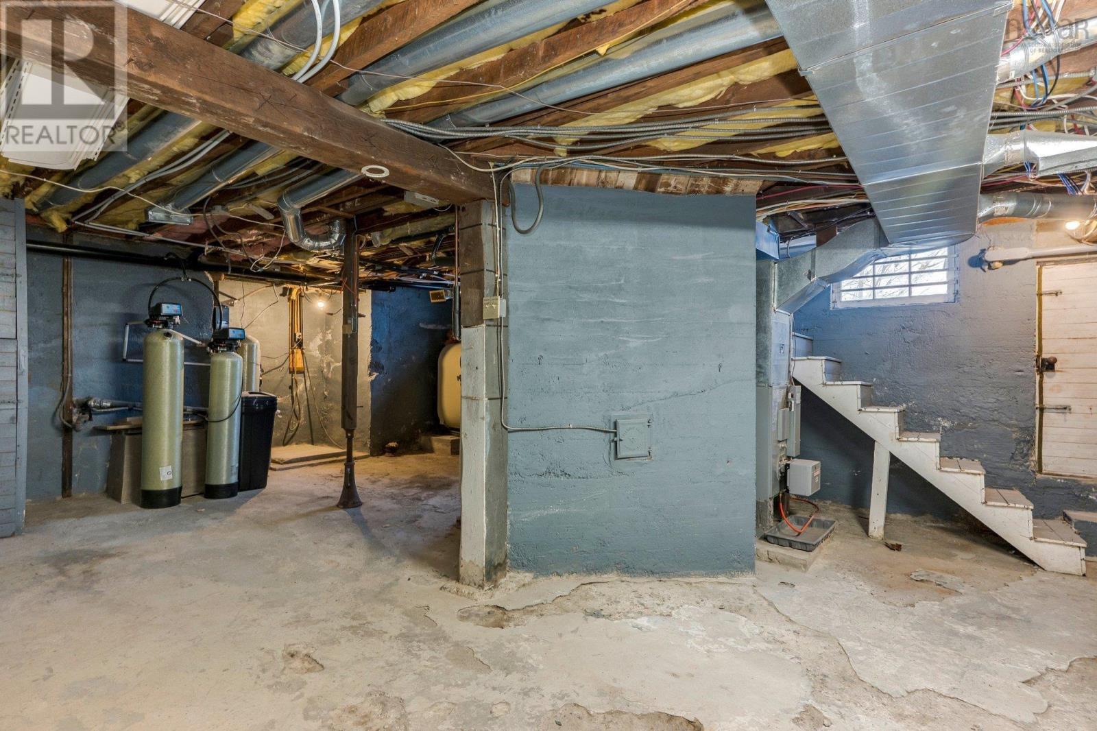 Property 36 of 48 of 44 DAKIN Drive