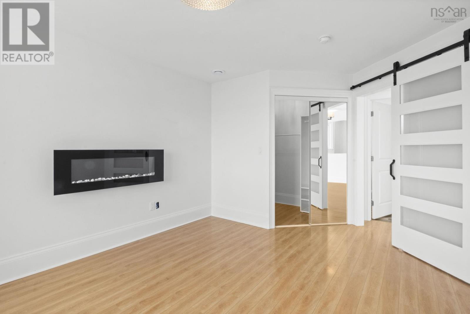 Property 33 of 48 of 44 DAKIN Drive