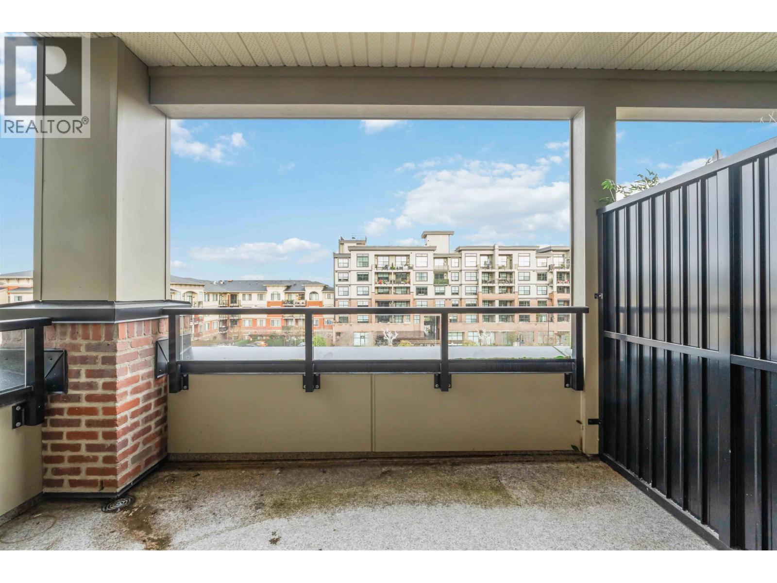 415 22633 SELKIRK AVENUE, Maple Ridge