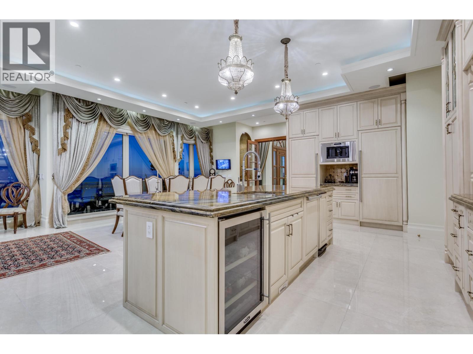 1175 EYREMOUNT DRIVE, West Vancouver