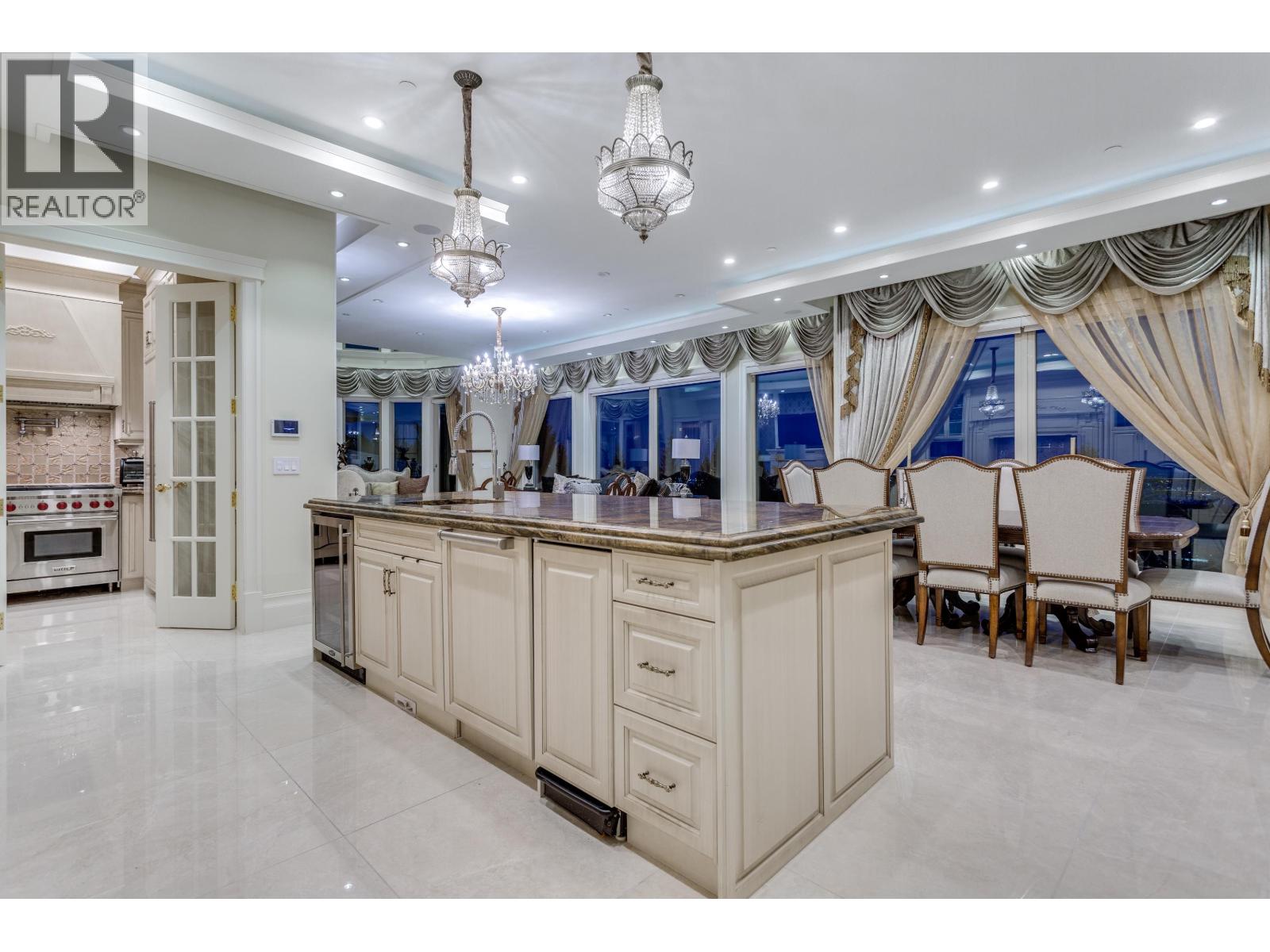 1175 EYREMOUNT DRIVE, West Vancouver