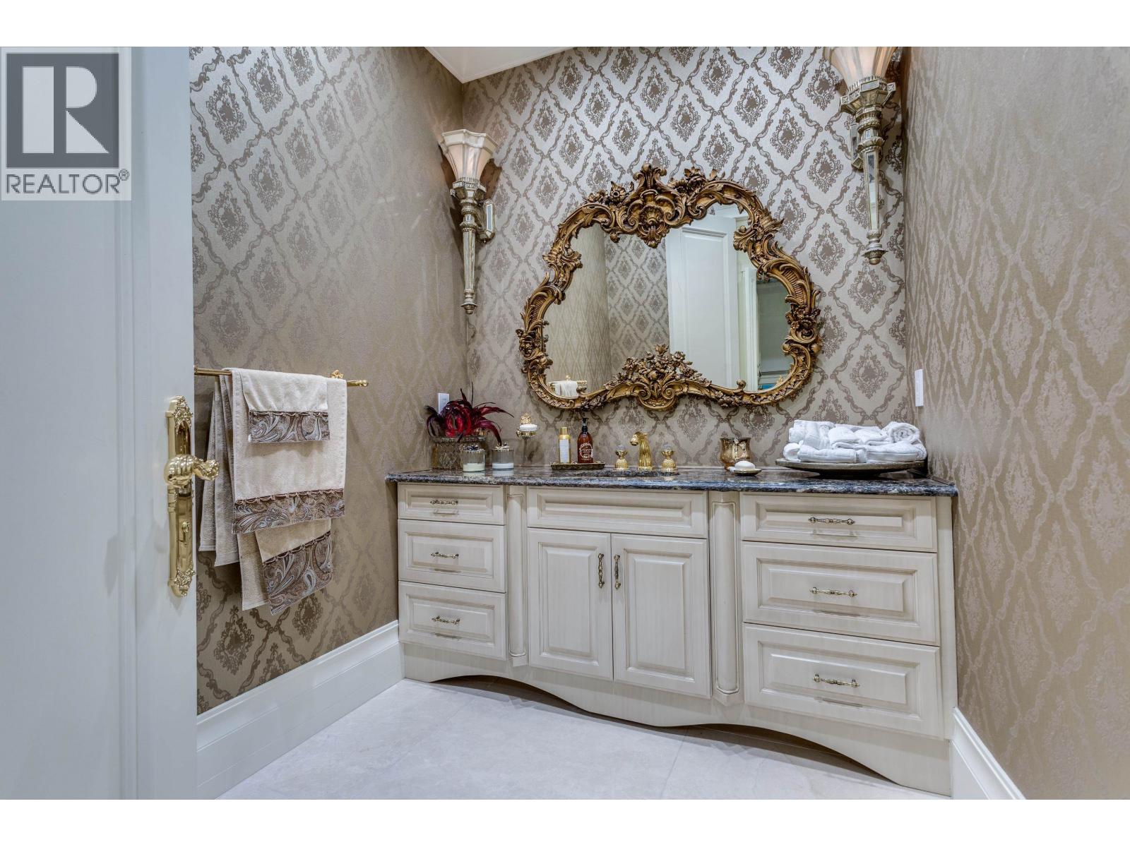 1175 EYREMOUNT DRIVE, West Vancouver