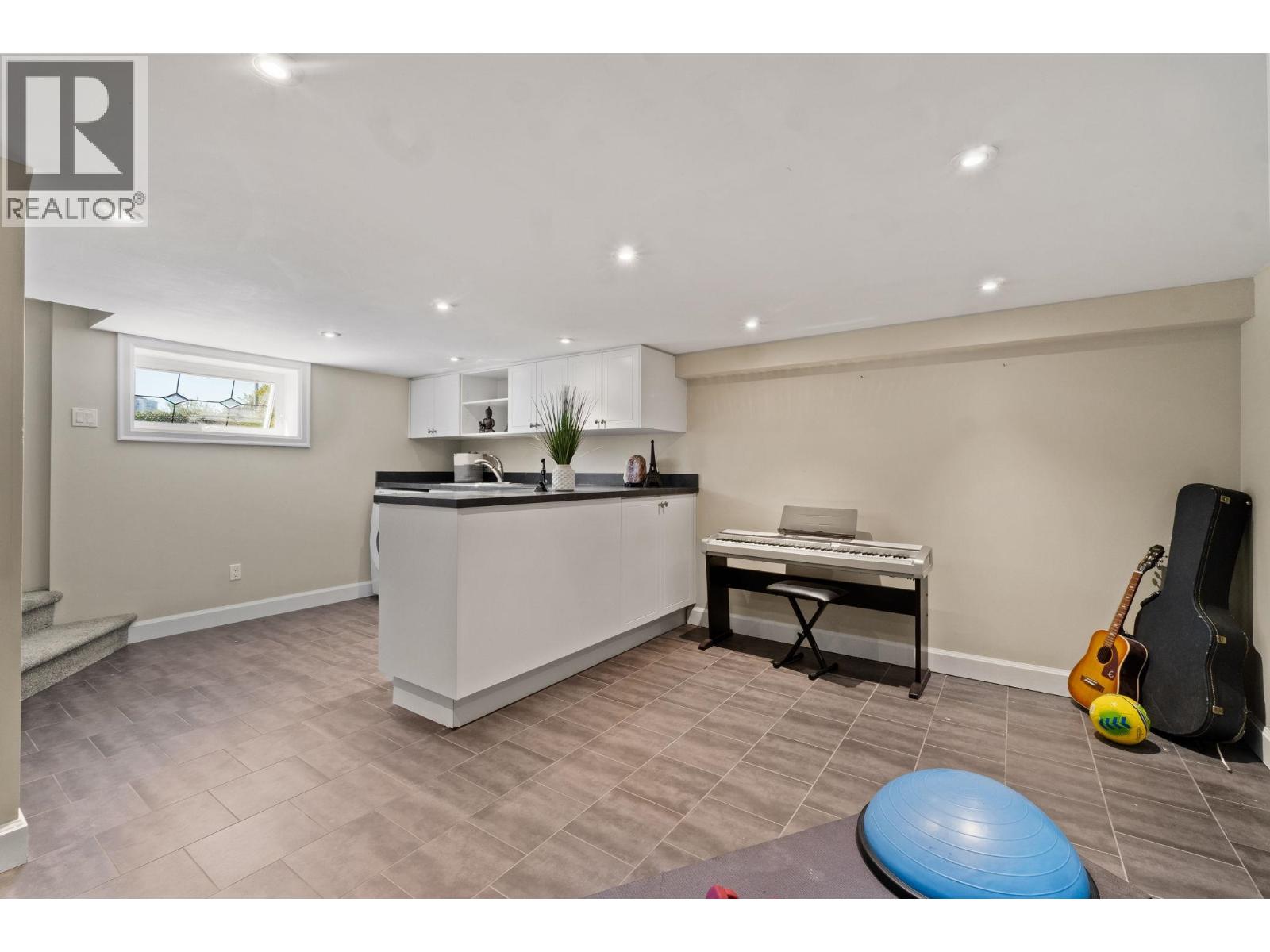 358 ALBERTA STREET, New Westminster