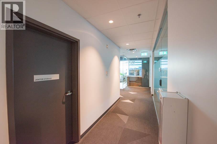 Office in Richmond - Image 15