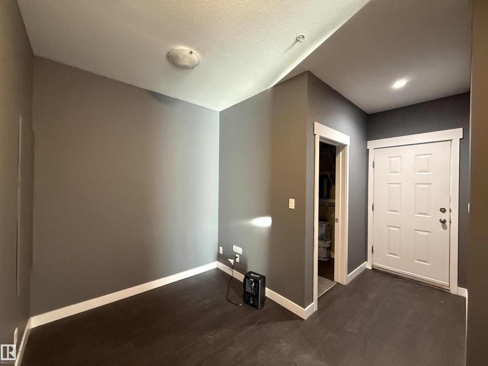 #611 11425 105 AV NW - 10
