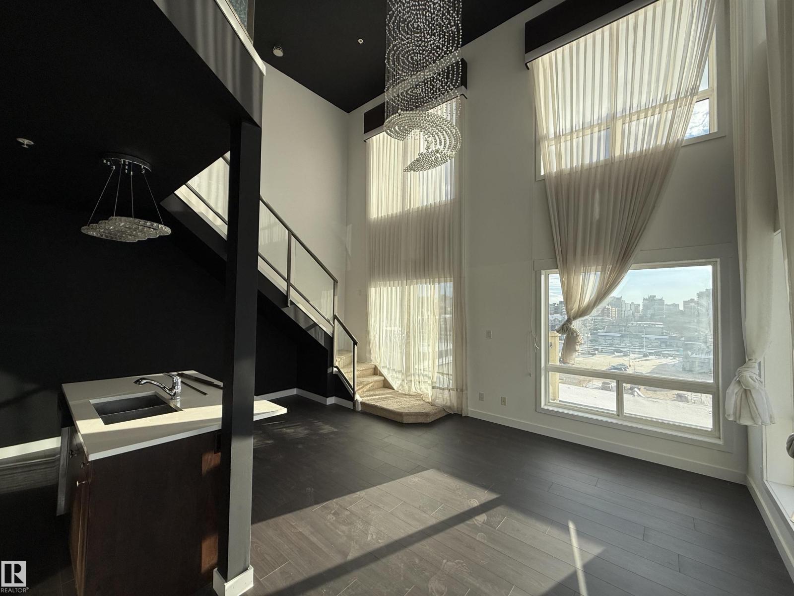 #611 11425 105 AV NW - 14