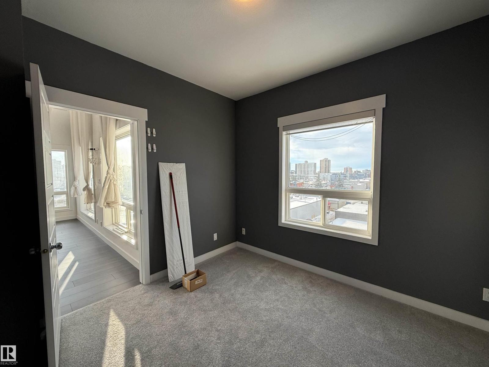 #611 11425 105 AV NW - 16