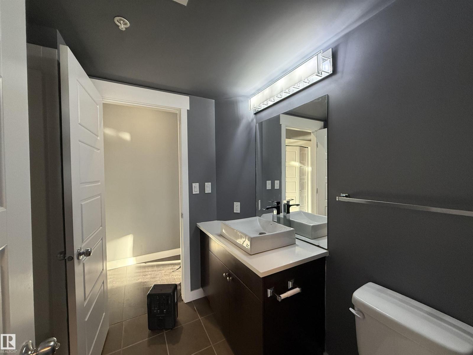 #611 11425 105 AV NW - 21