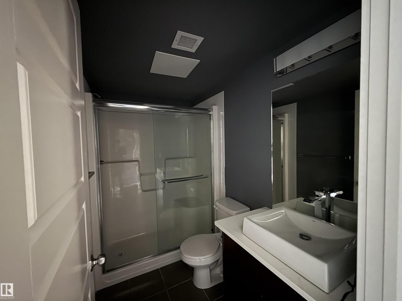 #611 11425 105 AV NW - 26