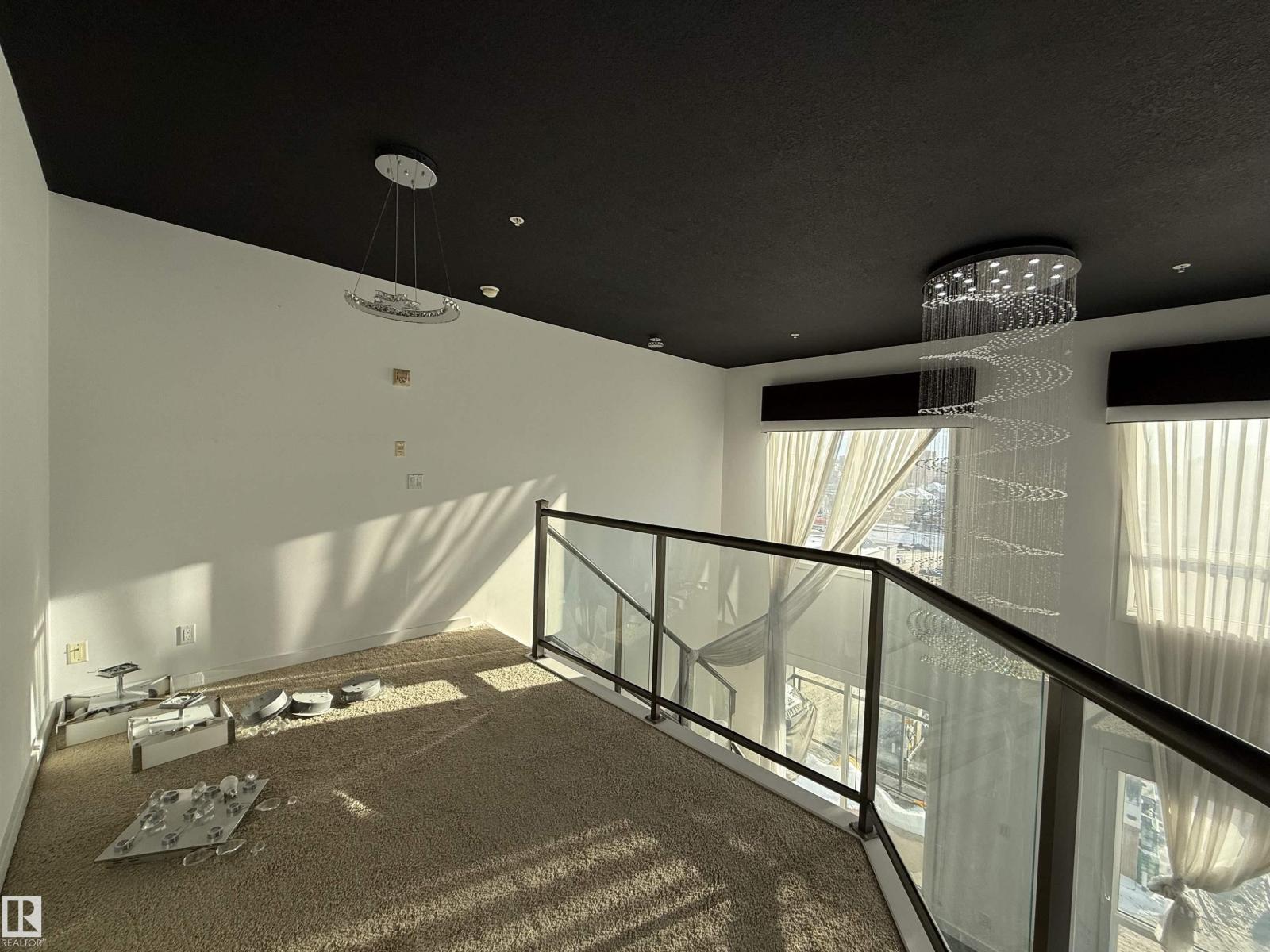 #611 11425 105 AV NW - 32