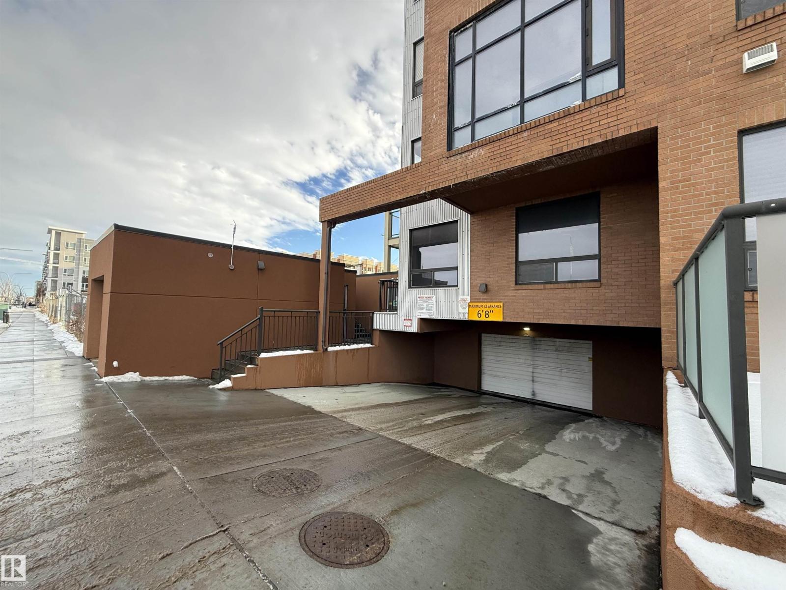 #611 11425 105 AV NW - 43
