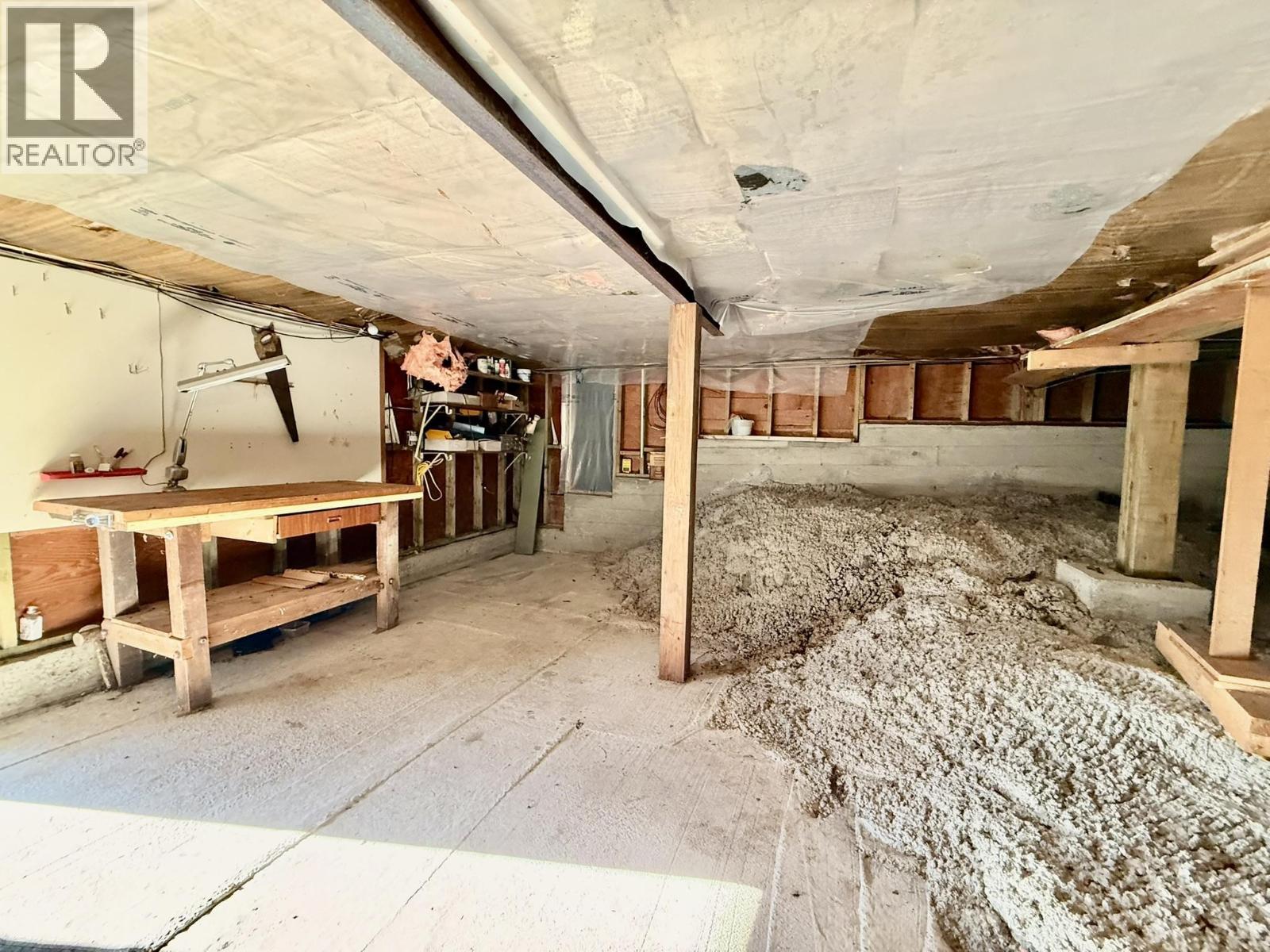 7077 DALE ROAD, Sechelt