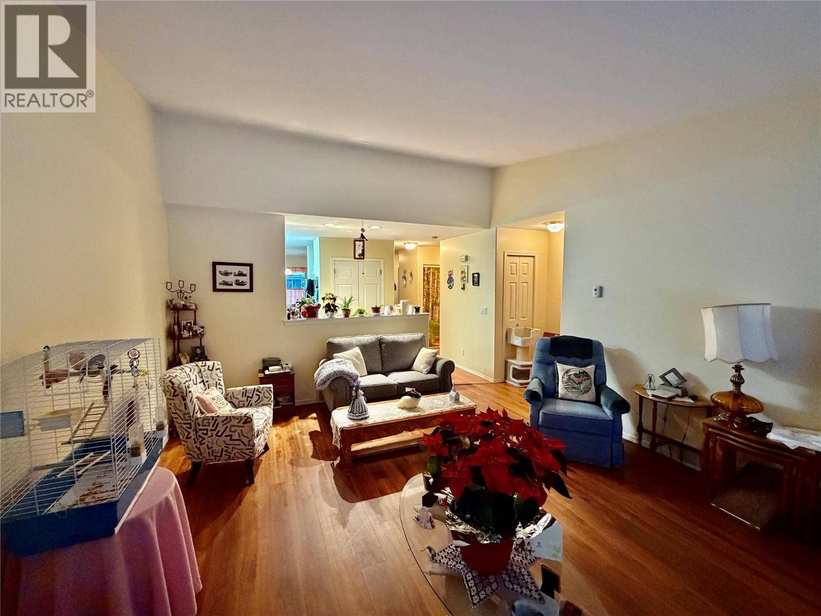 22 221 Temple Street, Sicamous