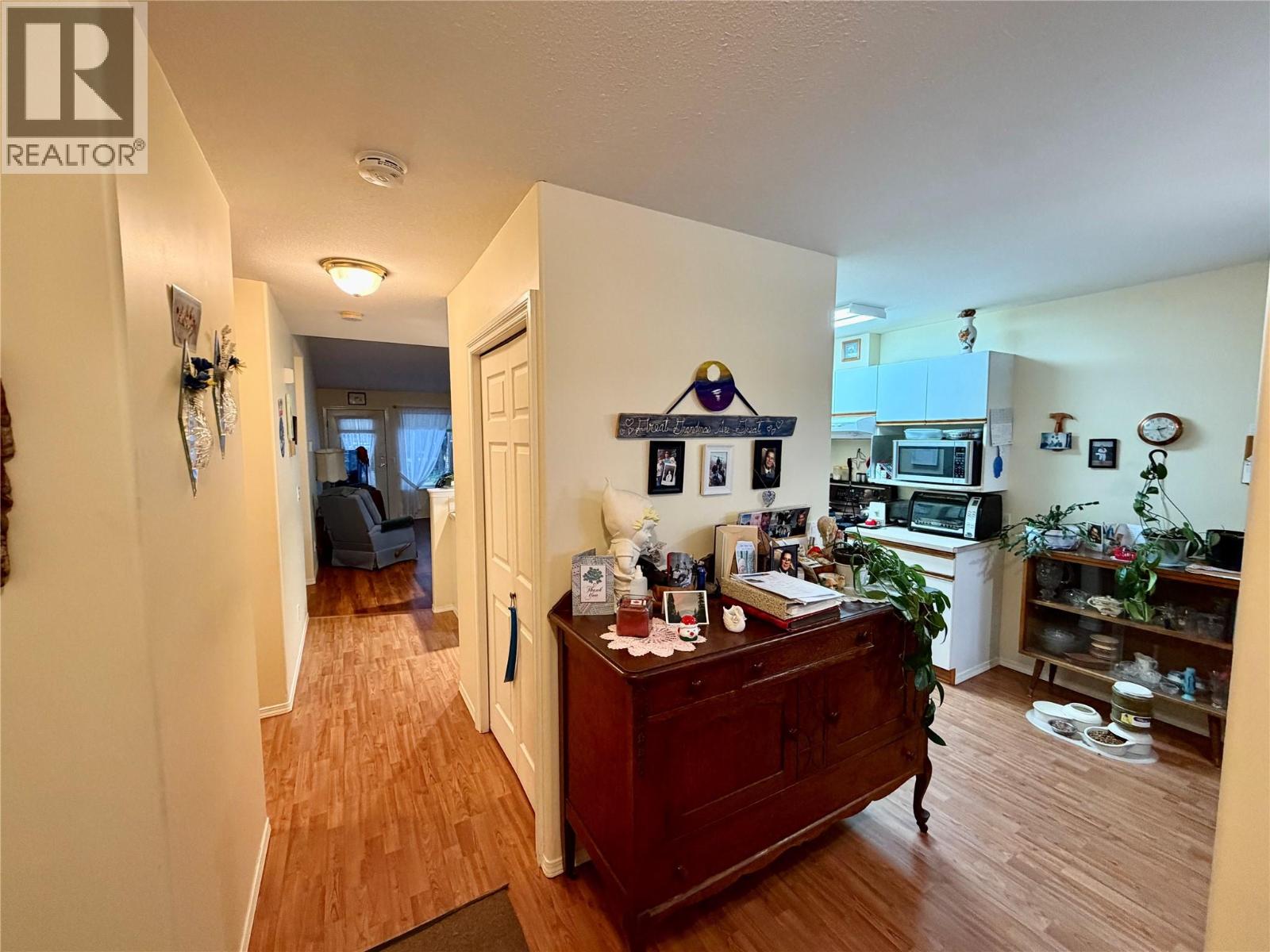 22 221 Temple Street, Sicamous