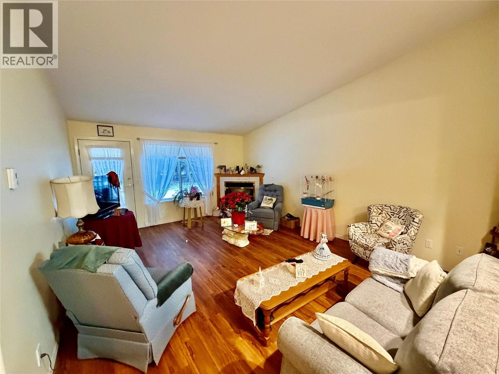 22 221 Temple Street, Sicamous