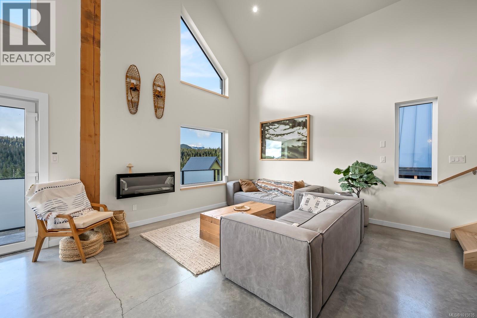 860 Cruikshank Ridge, Courtenay