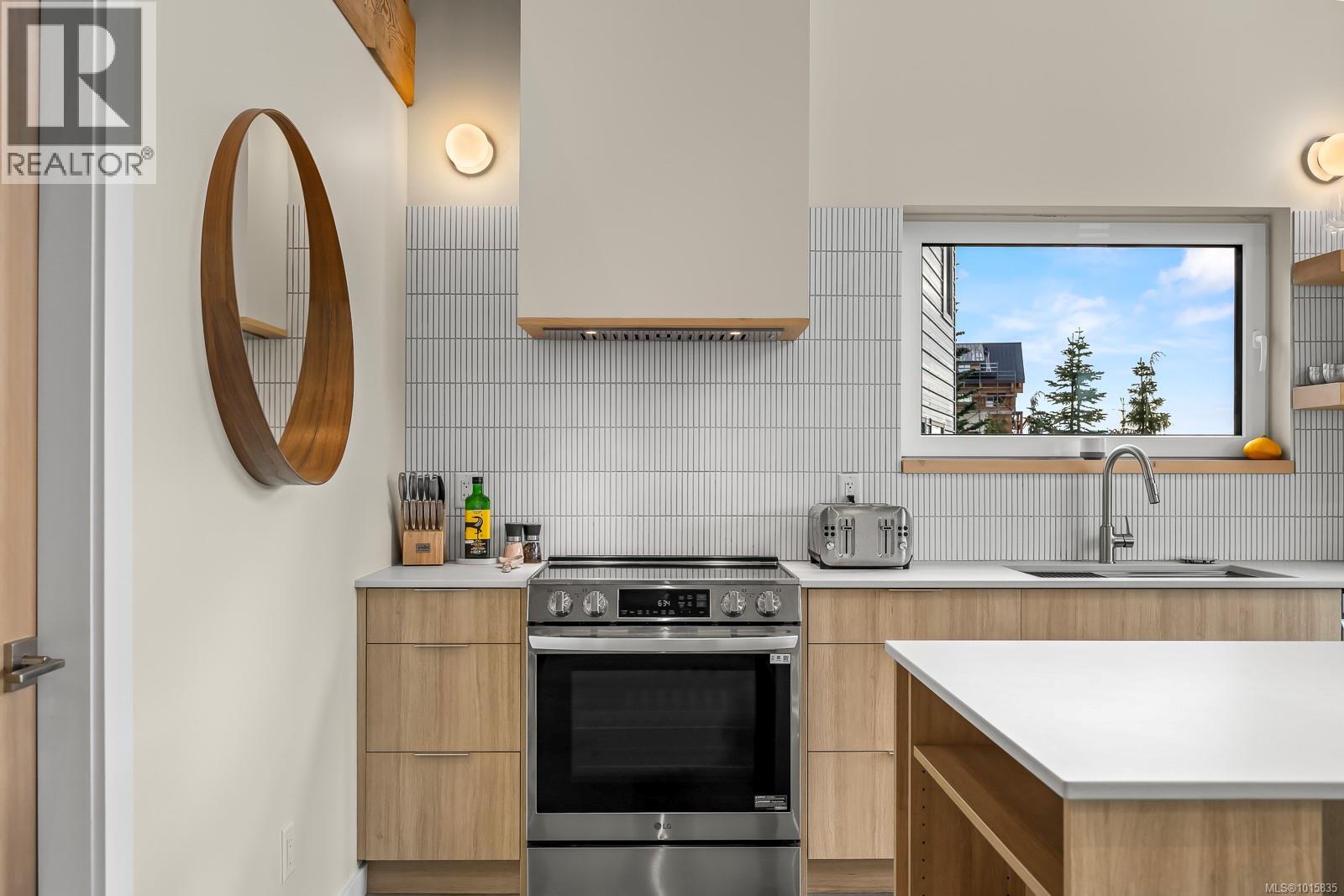 860 Cruikshank Ridge, Courtenay