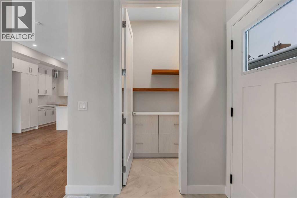 Single Family House for Sale in   Avenue NW Bowness Calgary 