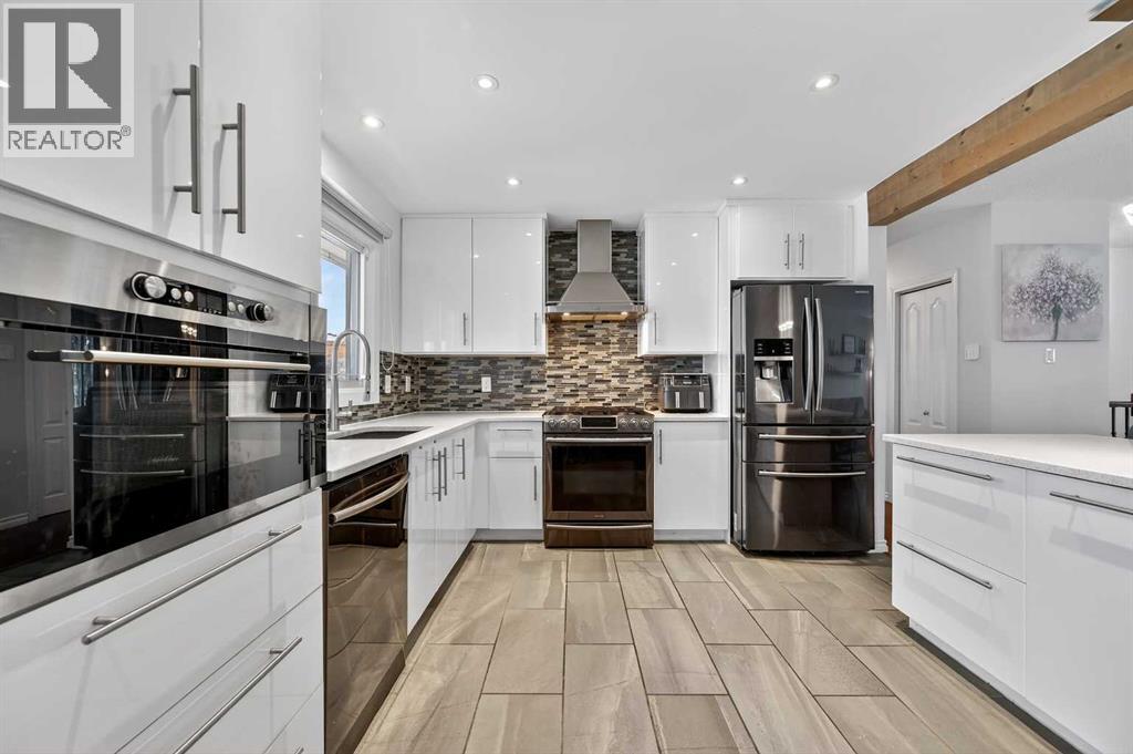 Single Family House Bi-level for Sale in  Allan Crescent SE Acadia Calgary 