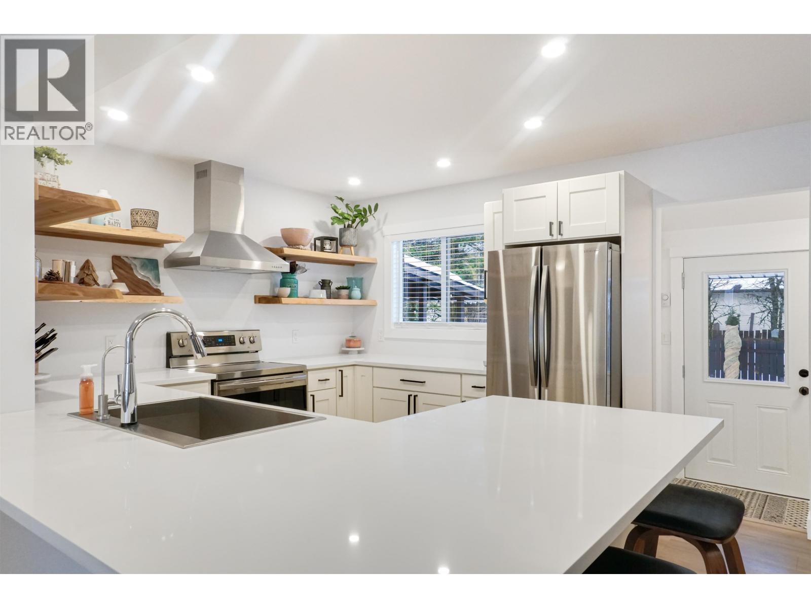 11 NADINA STREET, Kitimat