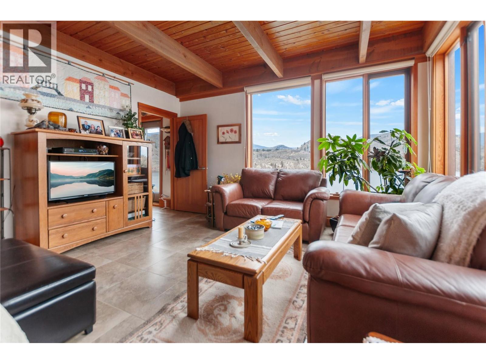  264 Eastside Road, Okanagan Falls