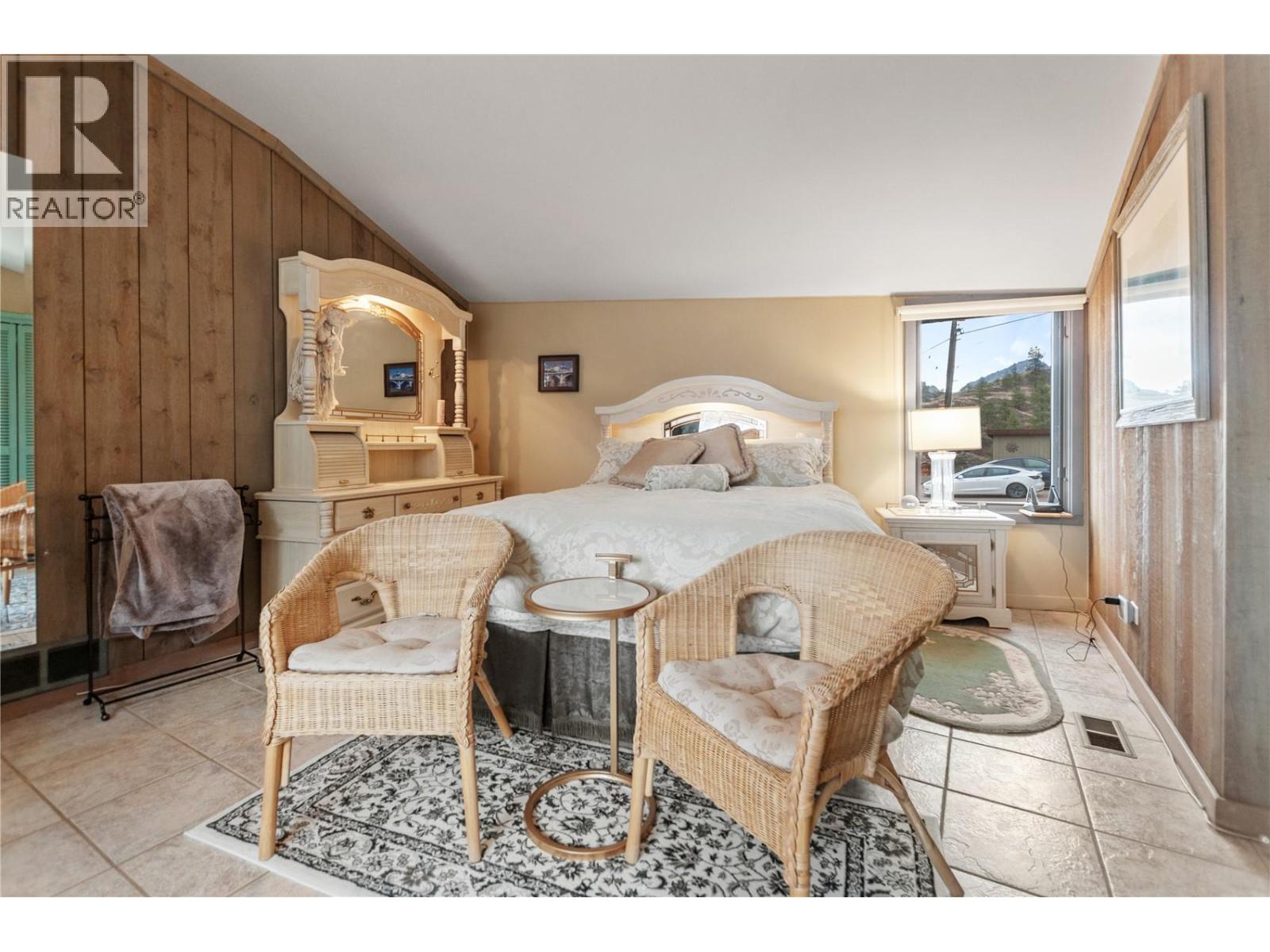  264 Eastside Road, Okanagan Falls