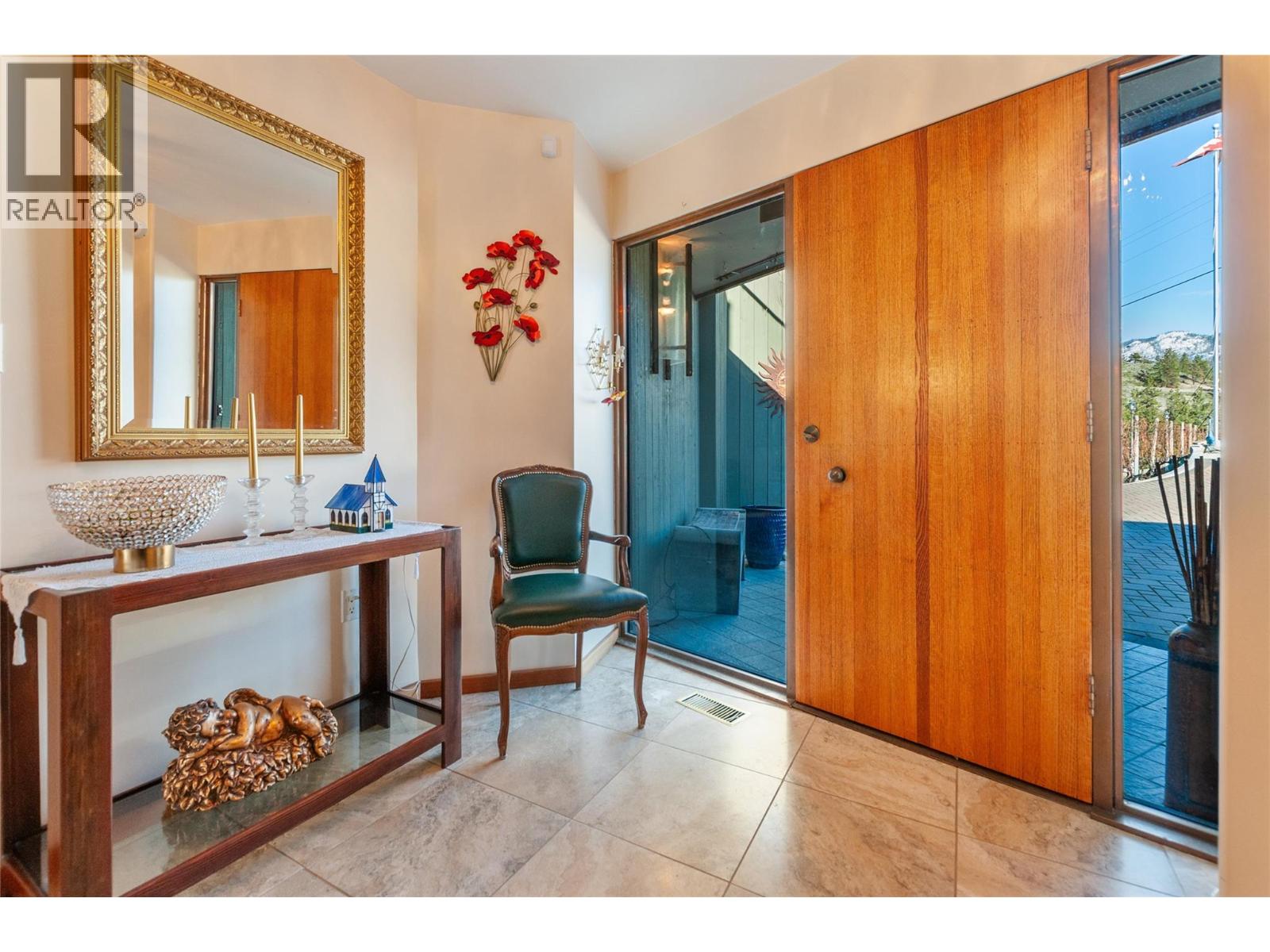  264 Eastside Road, Okanagan Falls