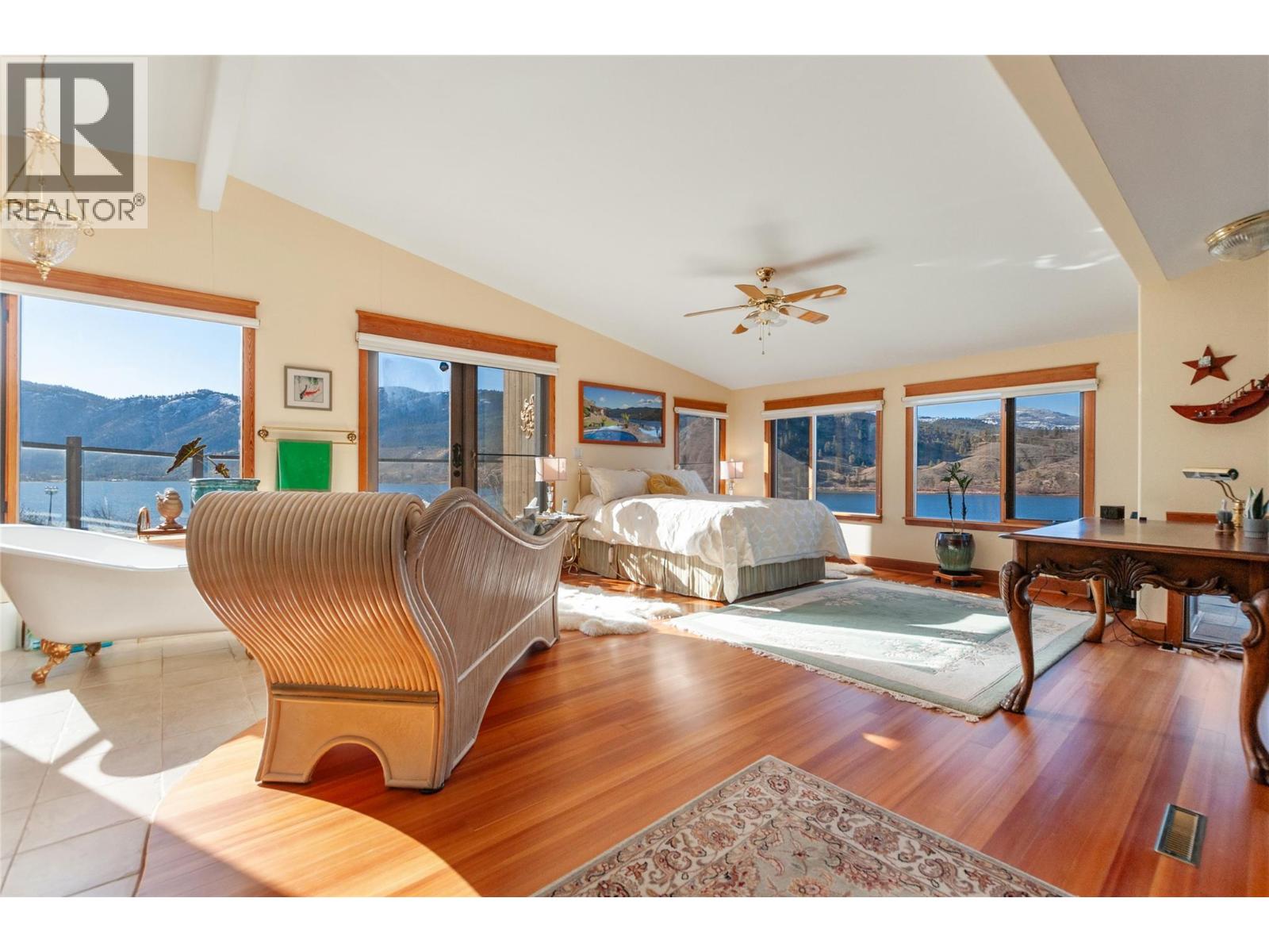  264 Eastside Road, Okanagan Falls