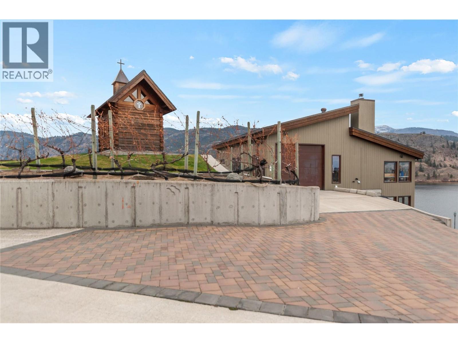  264 Eastside Road, Okanagan Falls