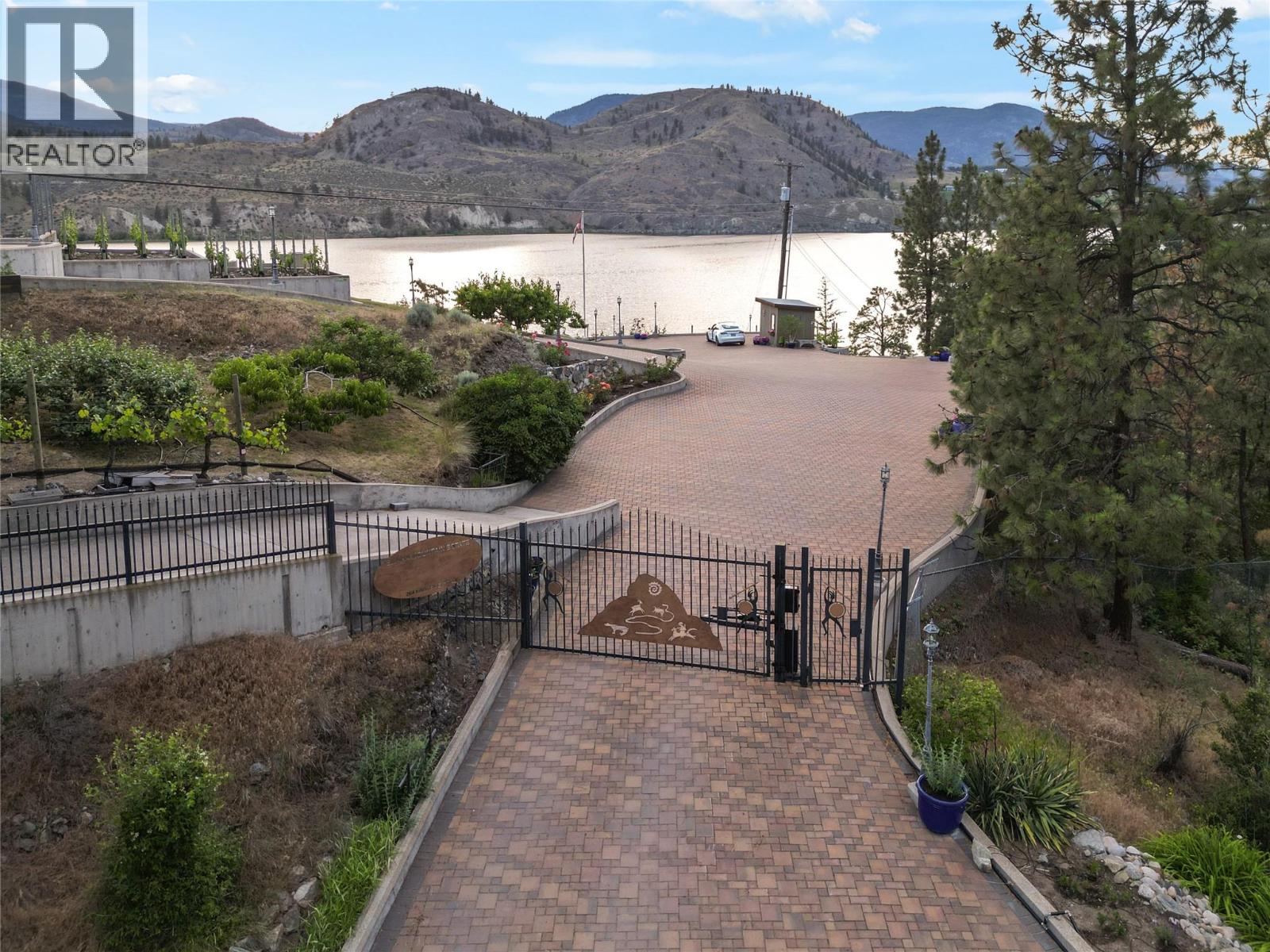  264 Eastside Road, Okanagan Falls