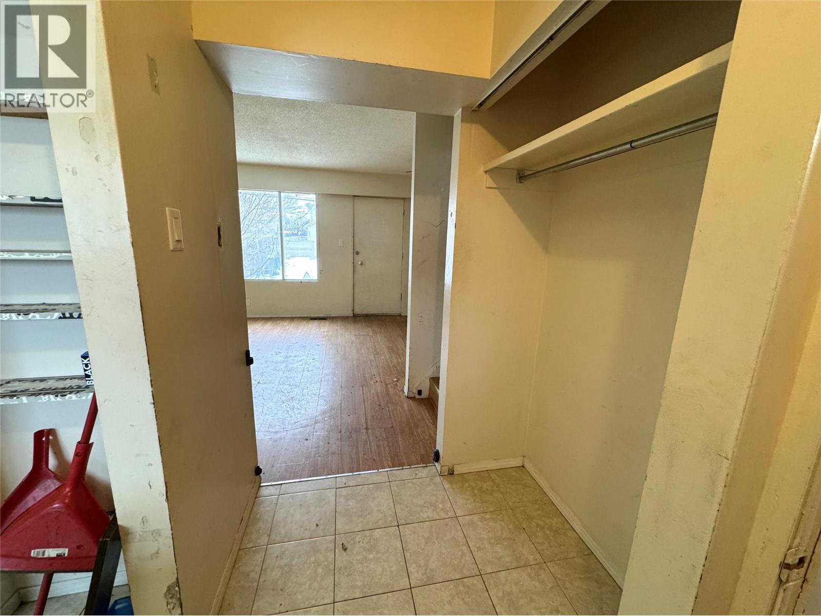 1666 DOUGLAS Street, Merritt