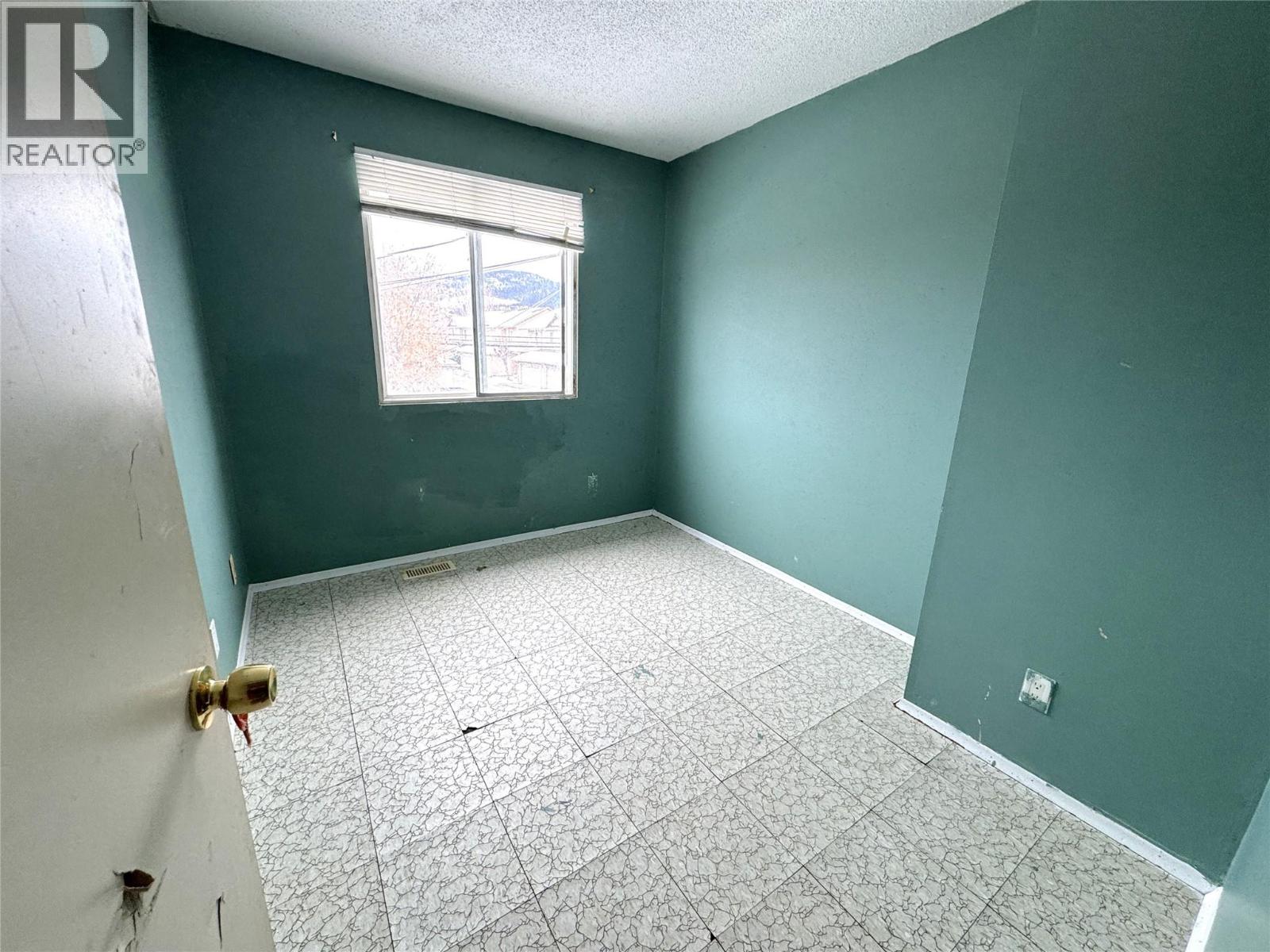 1666 DOUGLAS Street, Merritt